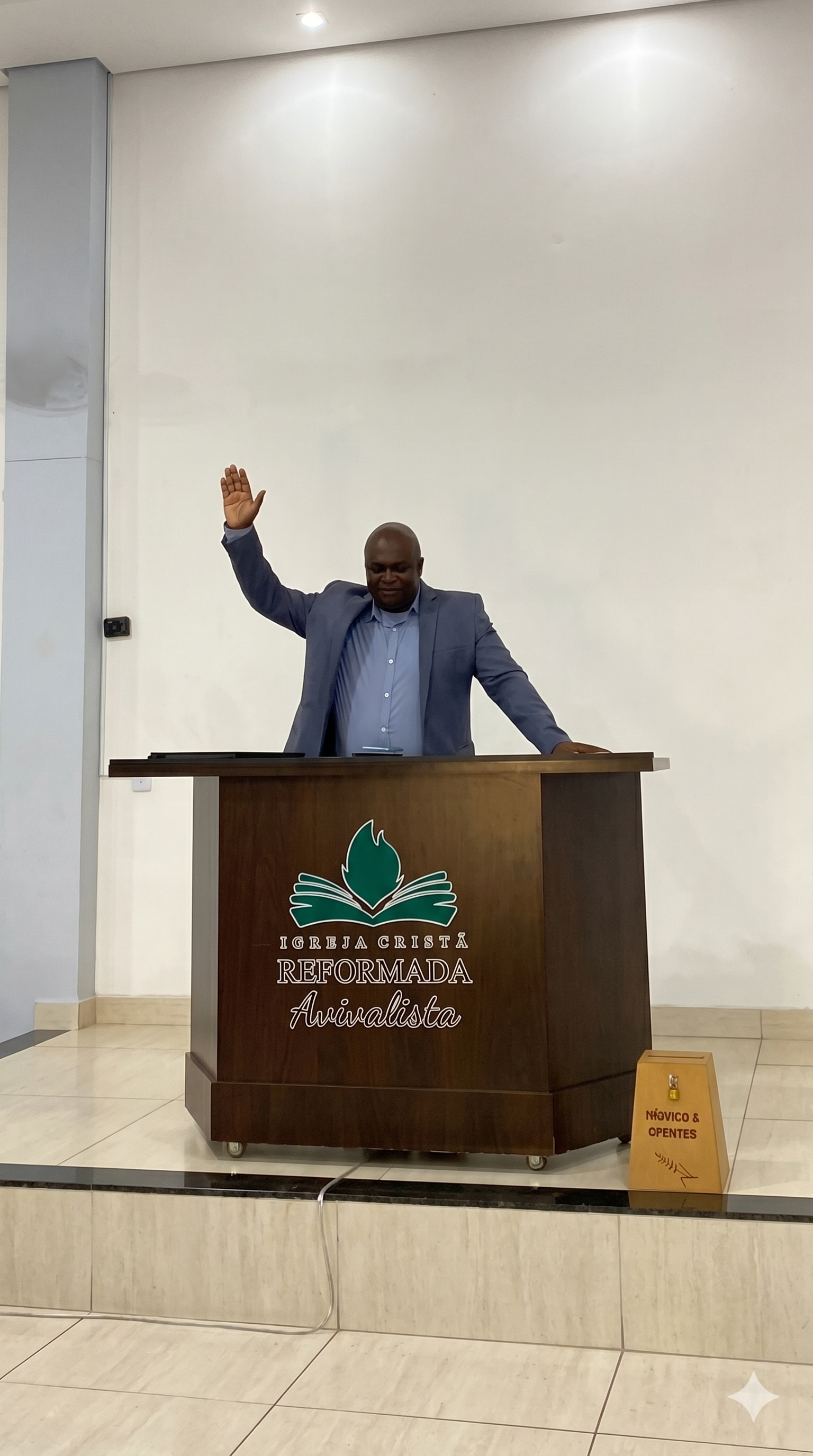 Bíblia aberta representando a doutrina cristã